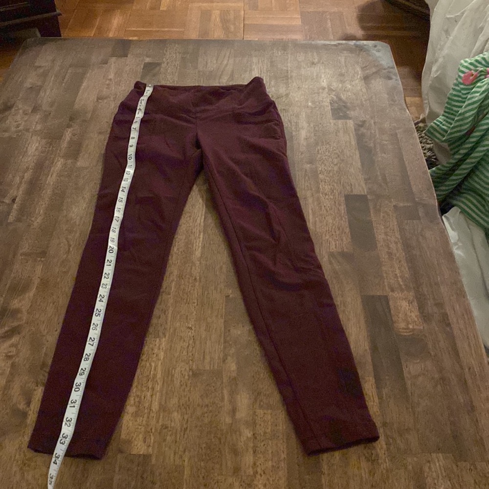 Athleta great stretchy yoga pants with great front and back pockets! - Picture 6 of 14